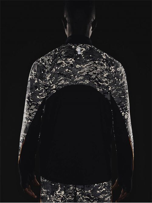 Maglia Uomo Qualifier Run 2.0 ½ Zip UNDER ARMOUR | A10924BLACK